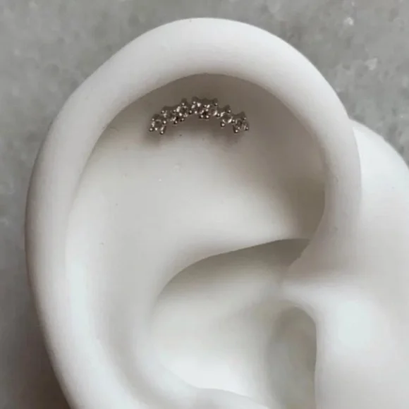 Silver Crystal Cluster Arch Cartilage Earring - Picture 2 of 3